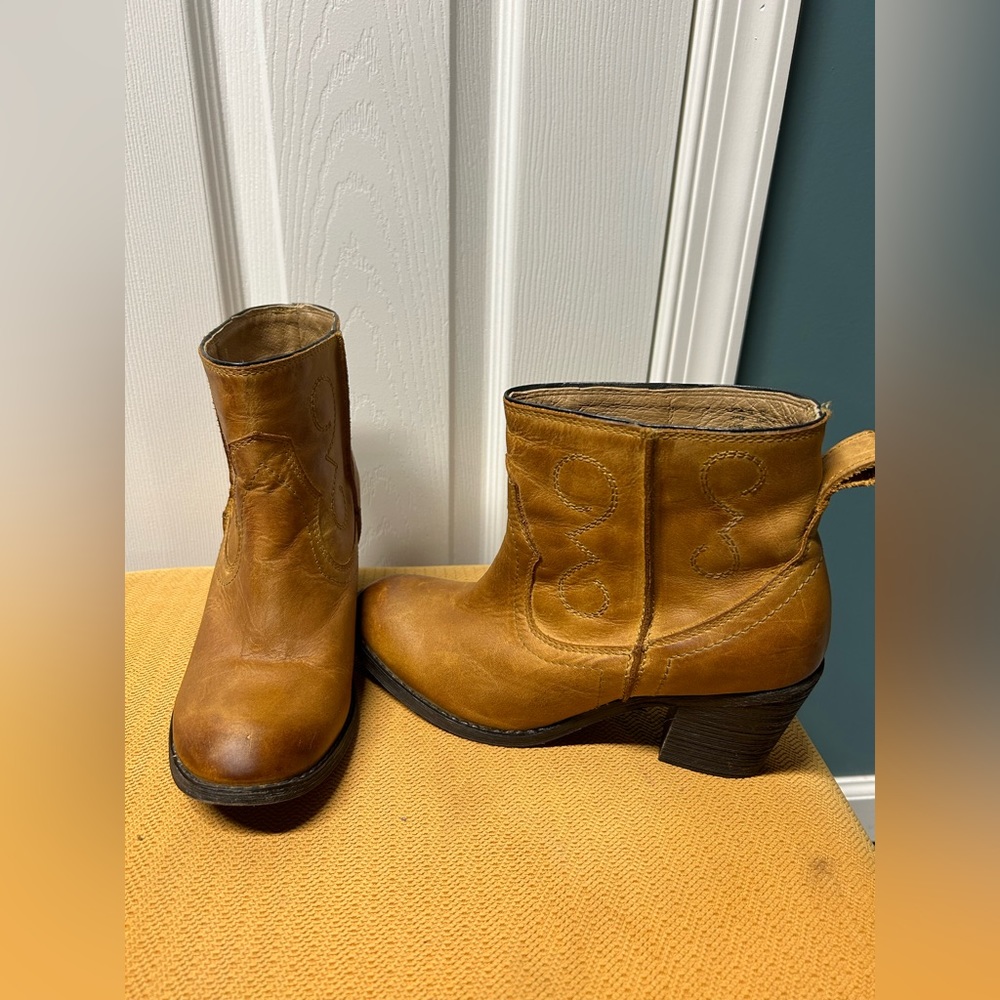 Tan western inspired boots